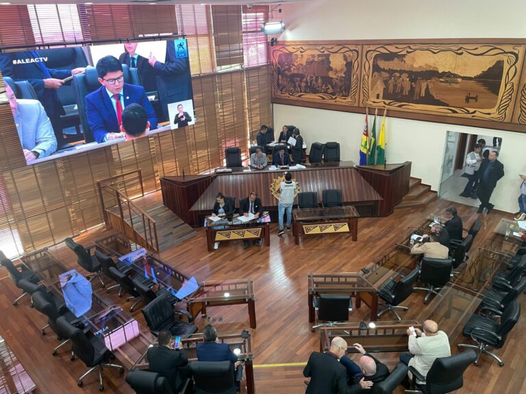 Derrubado na Aleac, Governo vai reenviar PL que aumenta ICMS da gasolina e energia