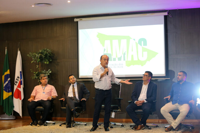Prefeito de Rio Branco participa da abertura de Capacitação de Mapeamento Aéreo dos municípios