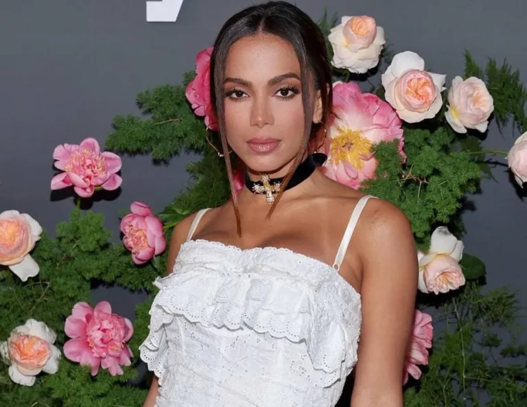 Anitta é internada novamente e cancela participação na Farofa da Gkay