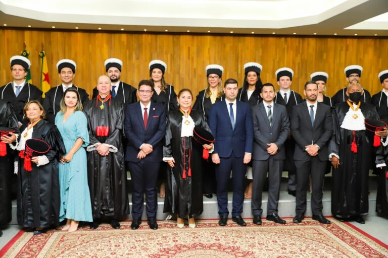 Presidente da Aleac prestigia posse de novos juízes do TJAC