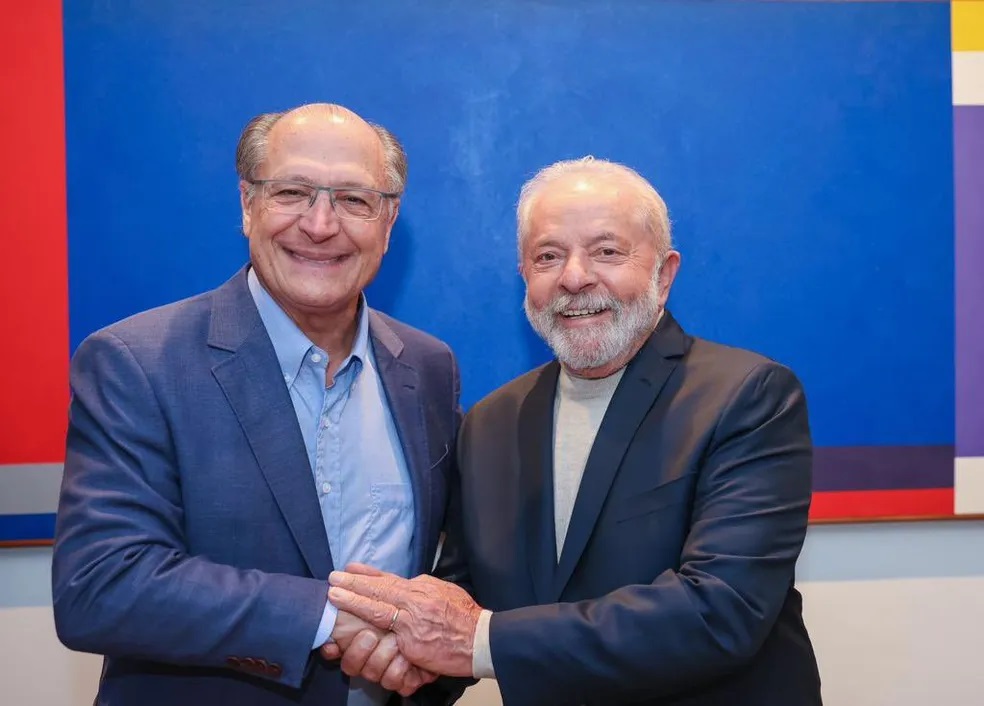 Lula e Alckmin serão diplomados nesta segunda pelo TSE