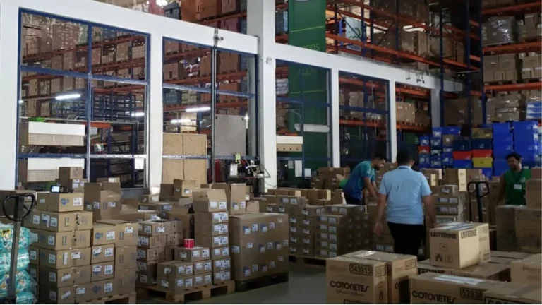 Empresa oferece vagas de emprego com salários que variam de R$ 1,2 mil a R$ 7 mil