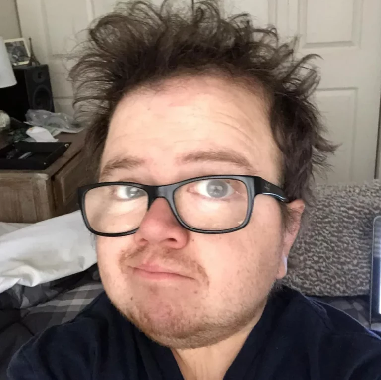 Famoso YouTuber com milhões de views, Keenan Cahill morre aos 27 anos