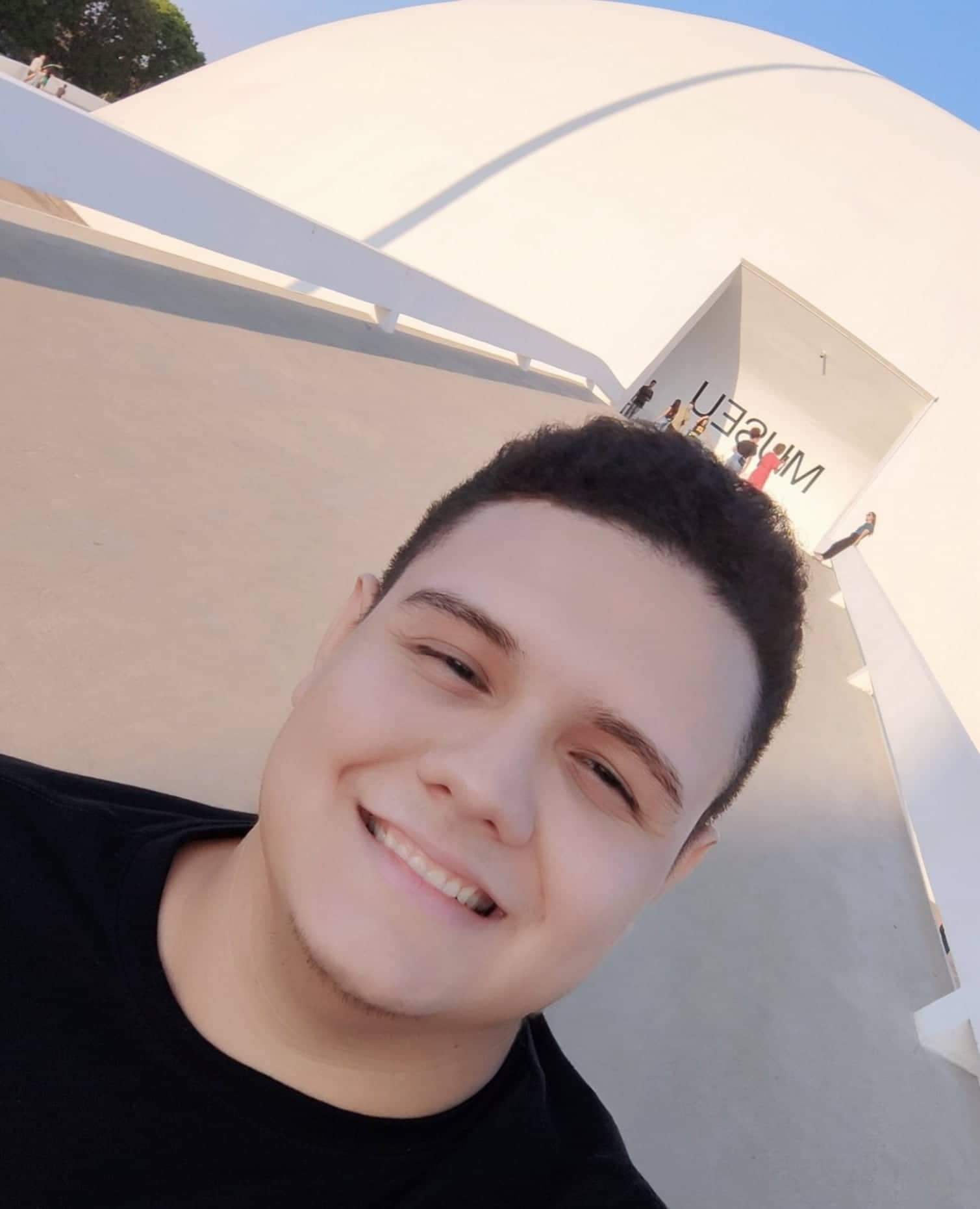 Com 23 anos, acreano larga tudo, vai embora para Portugal e sonha em levar a família