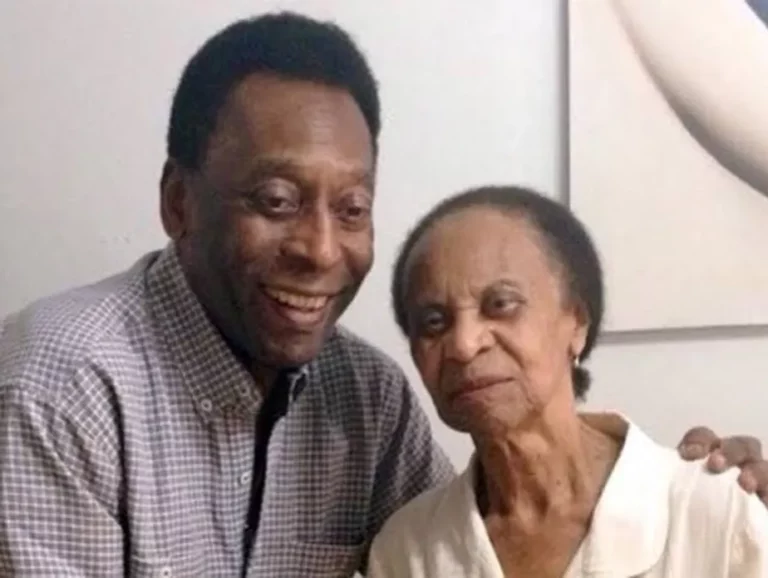 Mãe de Pelé tem 100 anos e vive longe dos holofotes com filha em Santos
