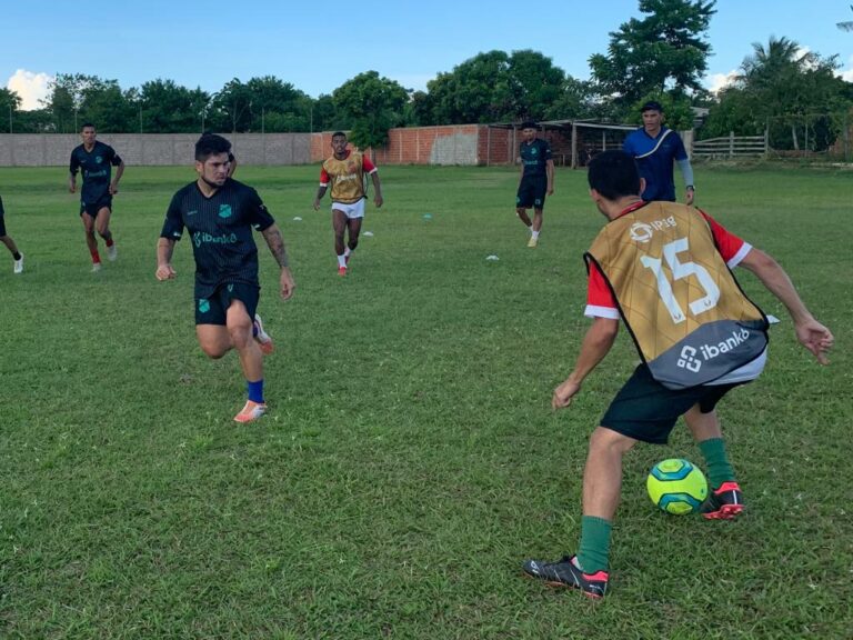 Álvaro Miguéis sem pressa para definir os titulares do Humaitá