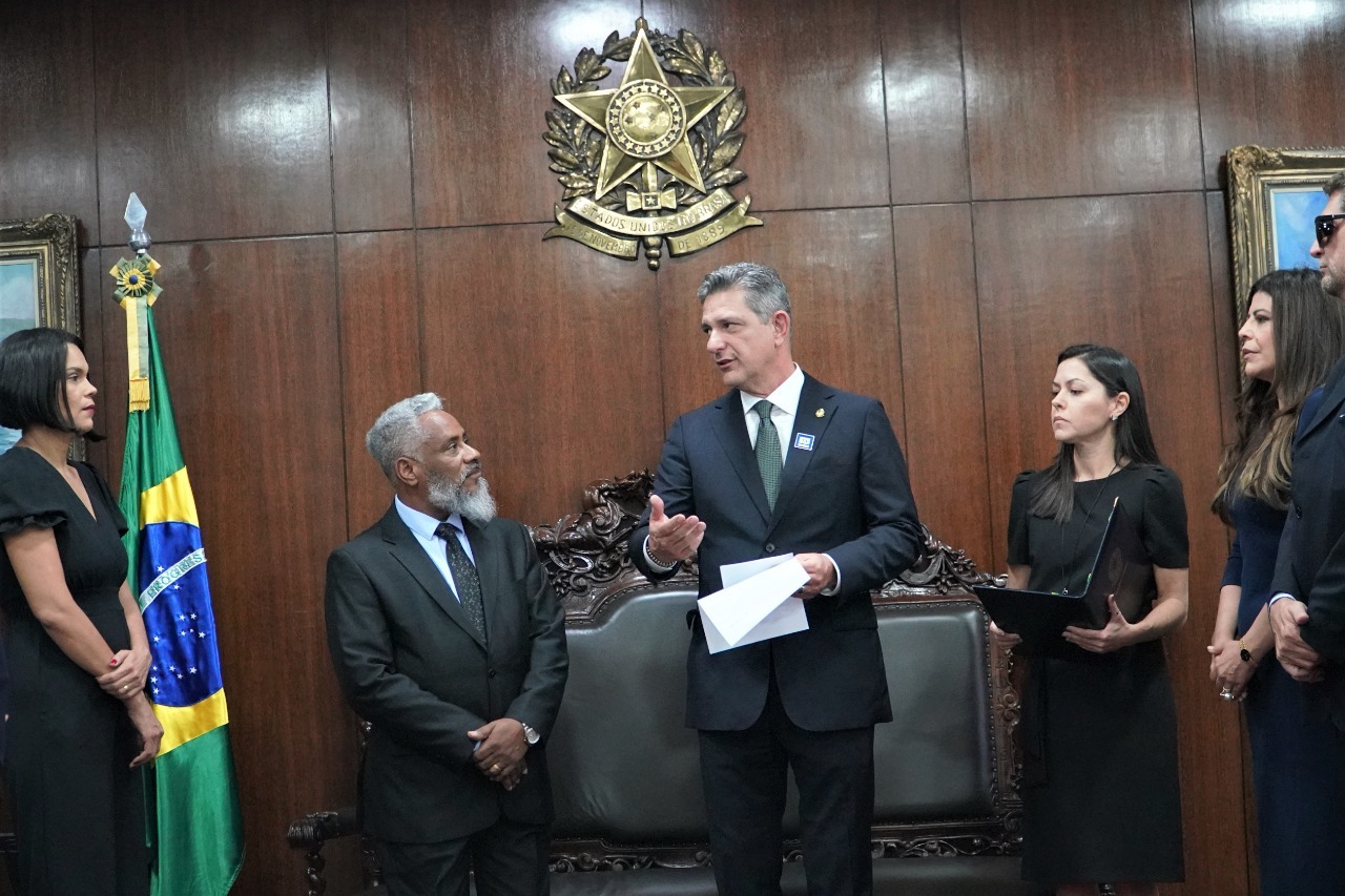 Bispo José toma posse como novo senador pelo Acre em solenidade em Brasília