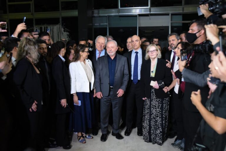 Blog do Ton: Bolsonaro dá a Lula, de mãos beijadas, um protagonismo histórico