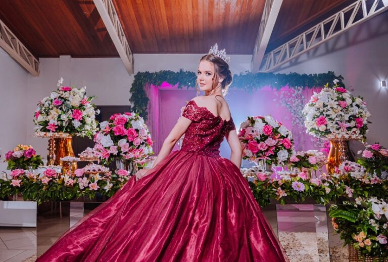 Choro e imagens de tirar o fôlego: Miss Acre e Brasil Juvenil, Giovanna Thomas abre álbum de 15 anos