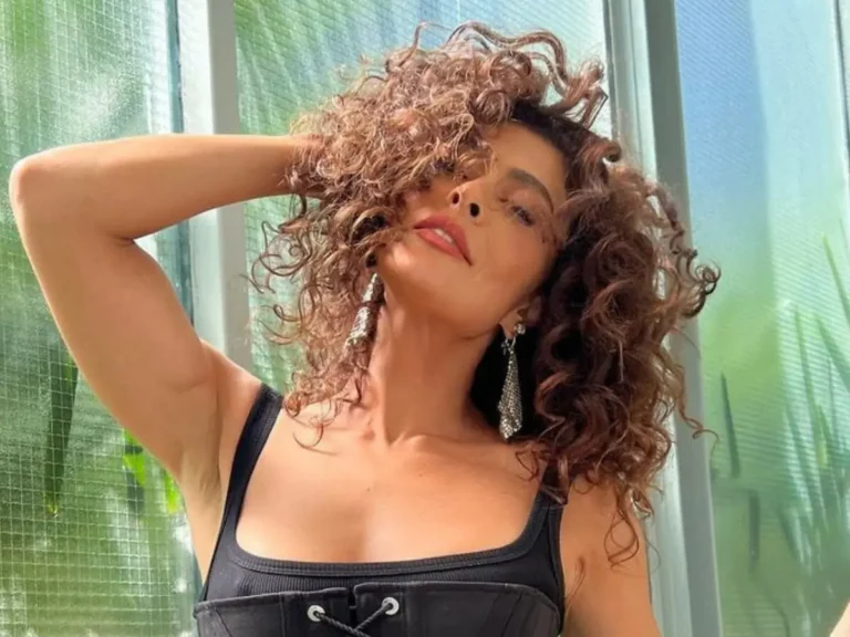 De biquíni, Juliana Paes recebe visita inesperada em ensaio e fãs reagem