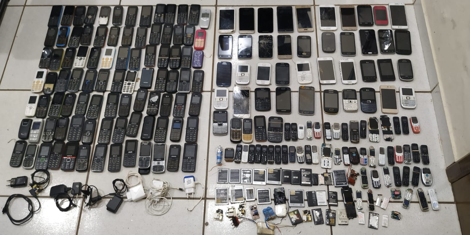 Em um ano, mais 100 celulares foram apreendidos no presídio de Sena Madureira