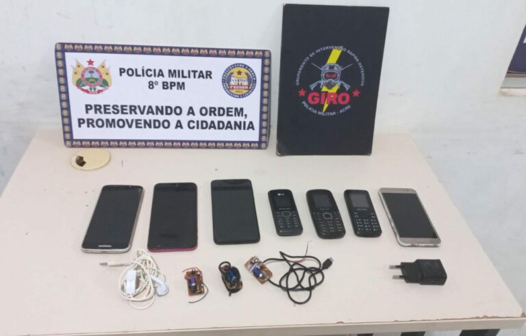 PM apreende adolescentes que tentavam jogar celulares dentro de presídio no Acre