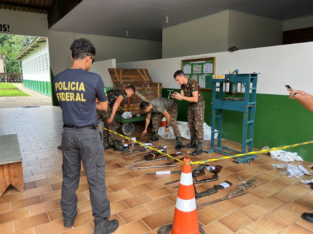 Polícia Federal manda destruir 39 armas de fogo e muita munição, em Rio Branco