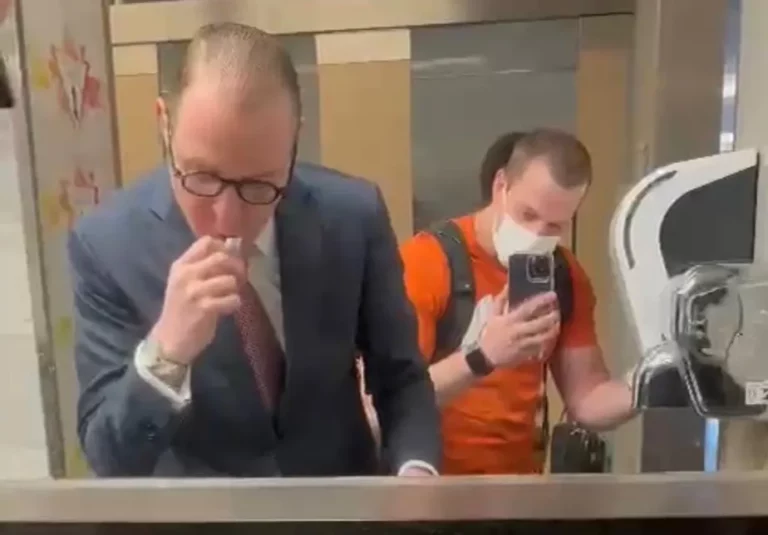 Advogado de Lula é ameaçado e agredido verbalmente em aeroporto; vídeo