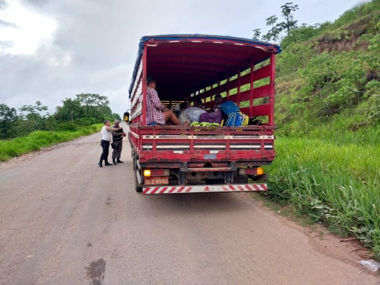Para combater clandestinos, governo começa a fiscalizar transporte intermunicipal de passageiros