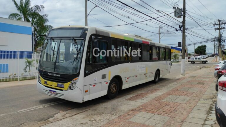 Criminosos invadem ônibus em Rio Branco, rendem motorista e roubam passageiros