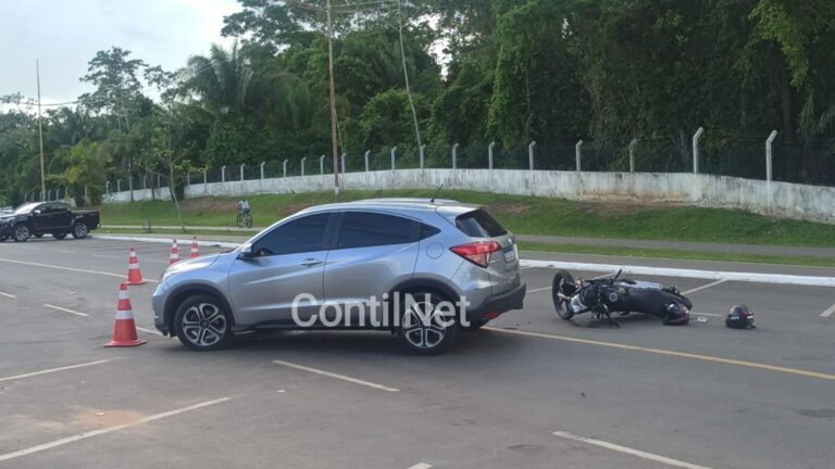 Batida entre carro e moto deixa duas pessoas gravemente feridas em Rio Branco