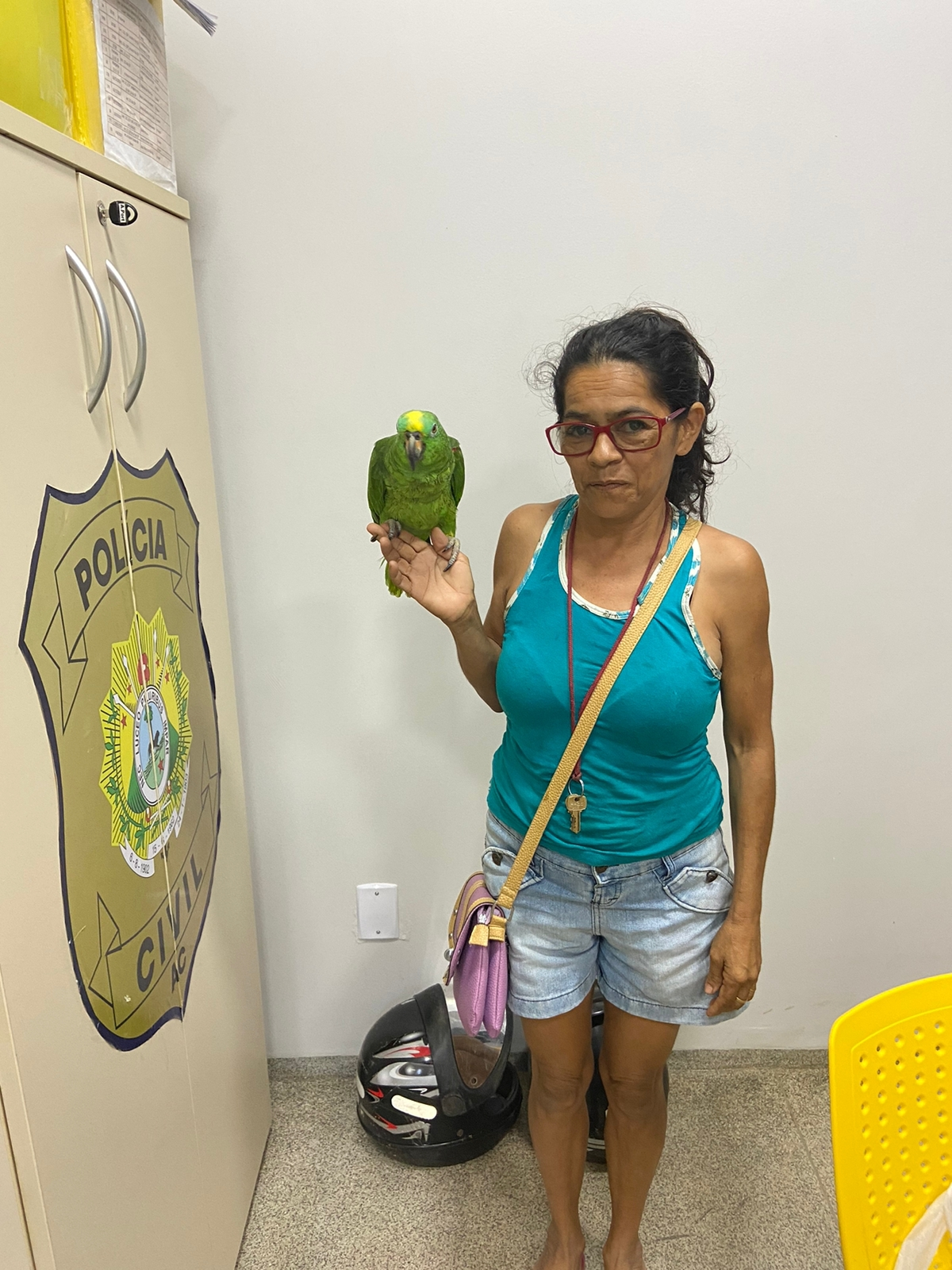 No Acre, papagaia de quase 30 anos é furtada e vendida por criança a R$ 50