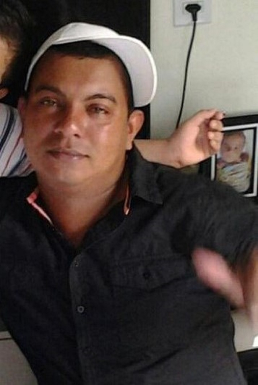 Após 20 dias na UTI, família de mototaxista baleado após reagir a assalto pede ajuda