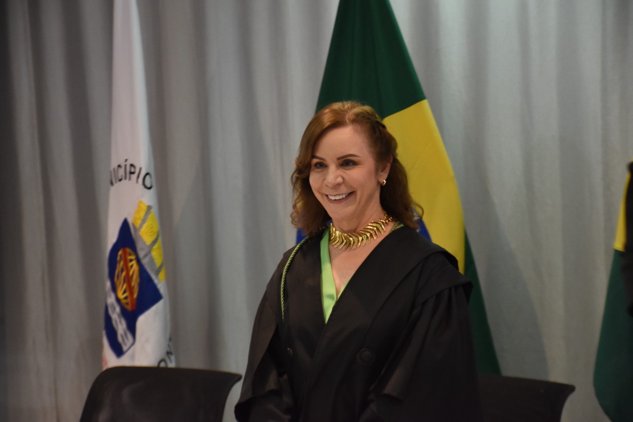 Simone Santiago é reconduzida para o cargo de defensora pública geral do Acre