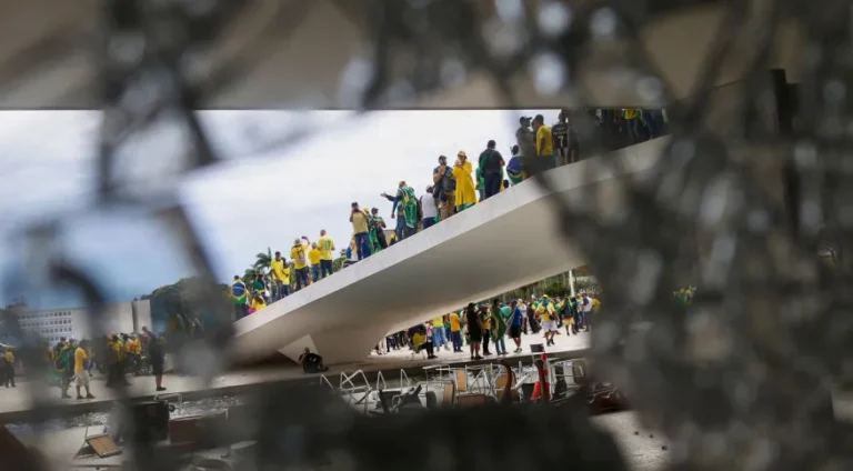 Datafolha: 93% dos brasileiros condenam ataque terrorista em Brasília