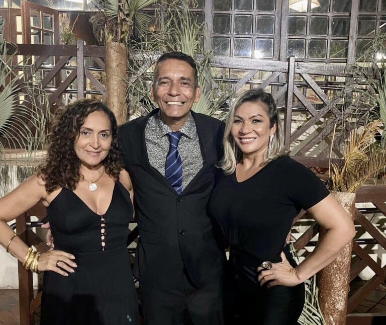 É festa! Colunista Luiz Theodoro faz aniversário nesta quinta e recebe homenagem