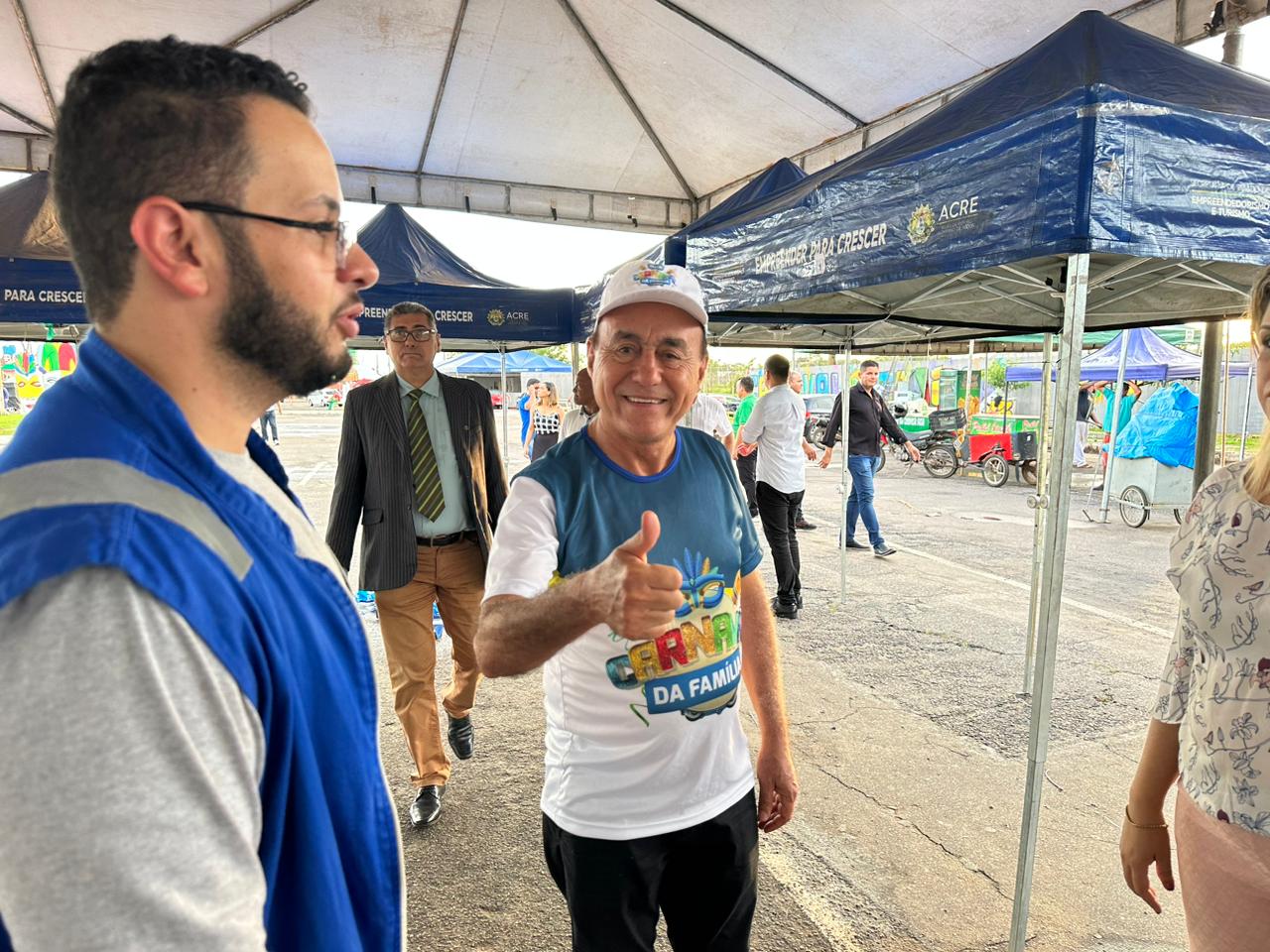 Bocalom visita Marquês Acreana conferindo os últimos detalhes do carnaval