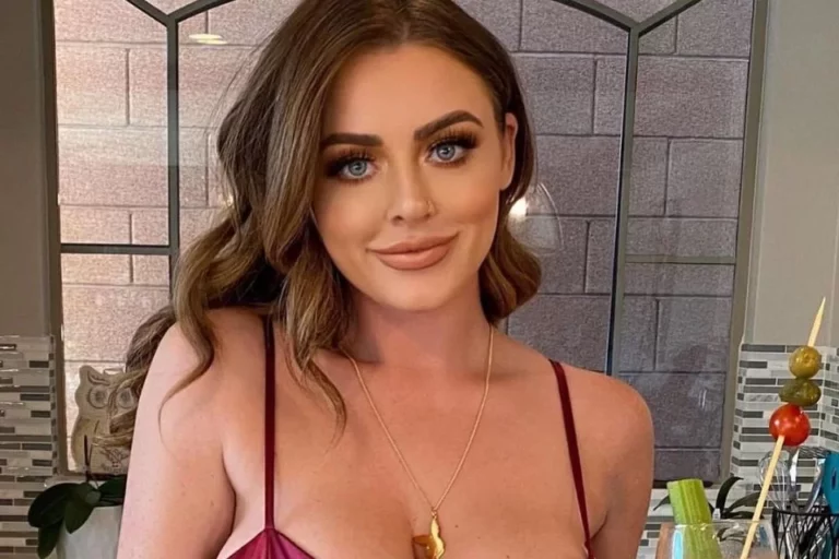 Atriz pornô revela já ter mordido pênis de colega em cena: “Babaca”