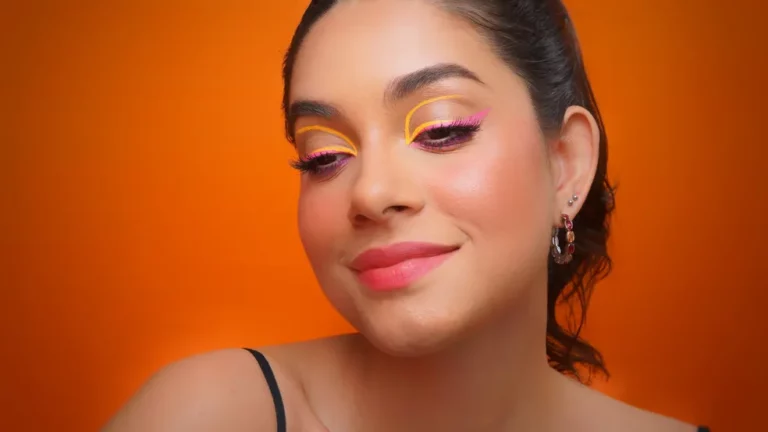 Como usar o delineador sem borrar: aprenda 3 dicas fáceis