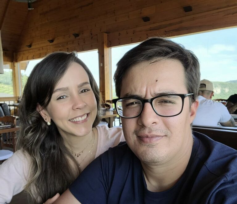 Rafaela Feitosa e Jonathan Costa estão noivos e sobem ao altar em maio; coluna da Márcia