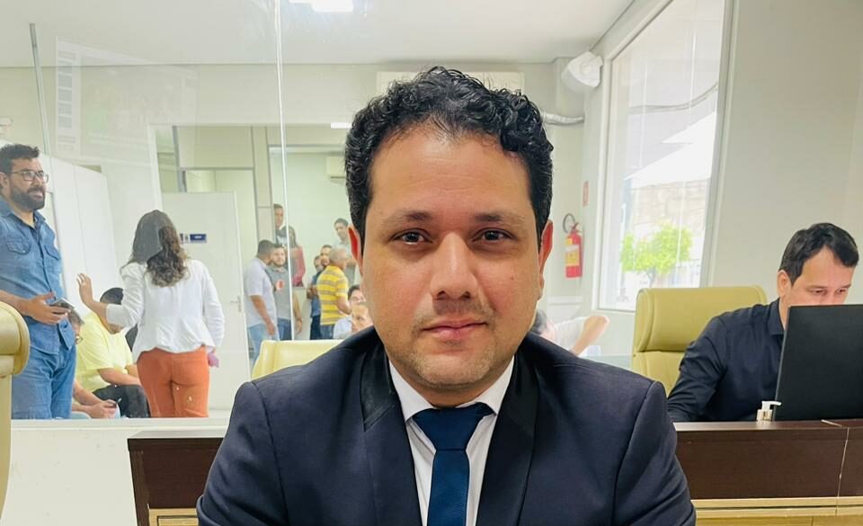 João Marcos Luz aceita convite para ser líder de Bocalom na Câmara