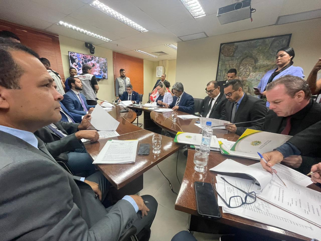 Deputados iniciam discussão sobre o futuro da Reforma Administrativa