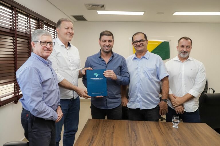 CEO da Rede Amazônica é recebido pelo primeiro secretário da Assembléia Legislativa