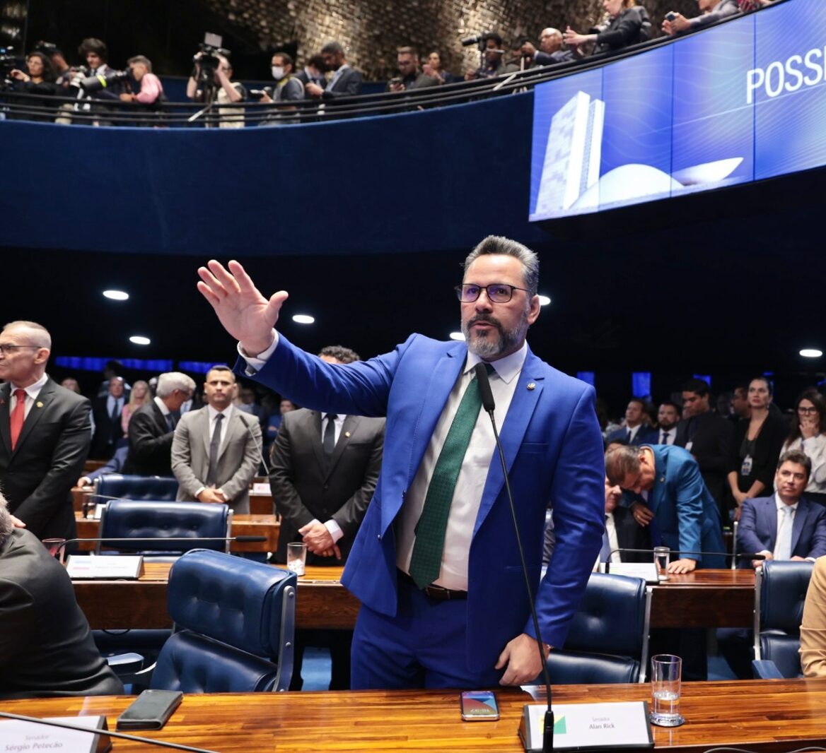 Em Brasília, Alan Rick toma posse como senador do Acre nesta quarta; VÍDEOS E FOTOS