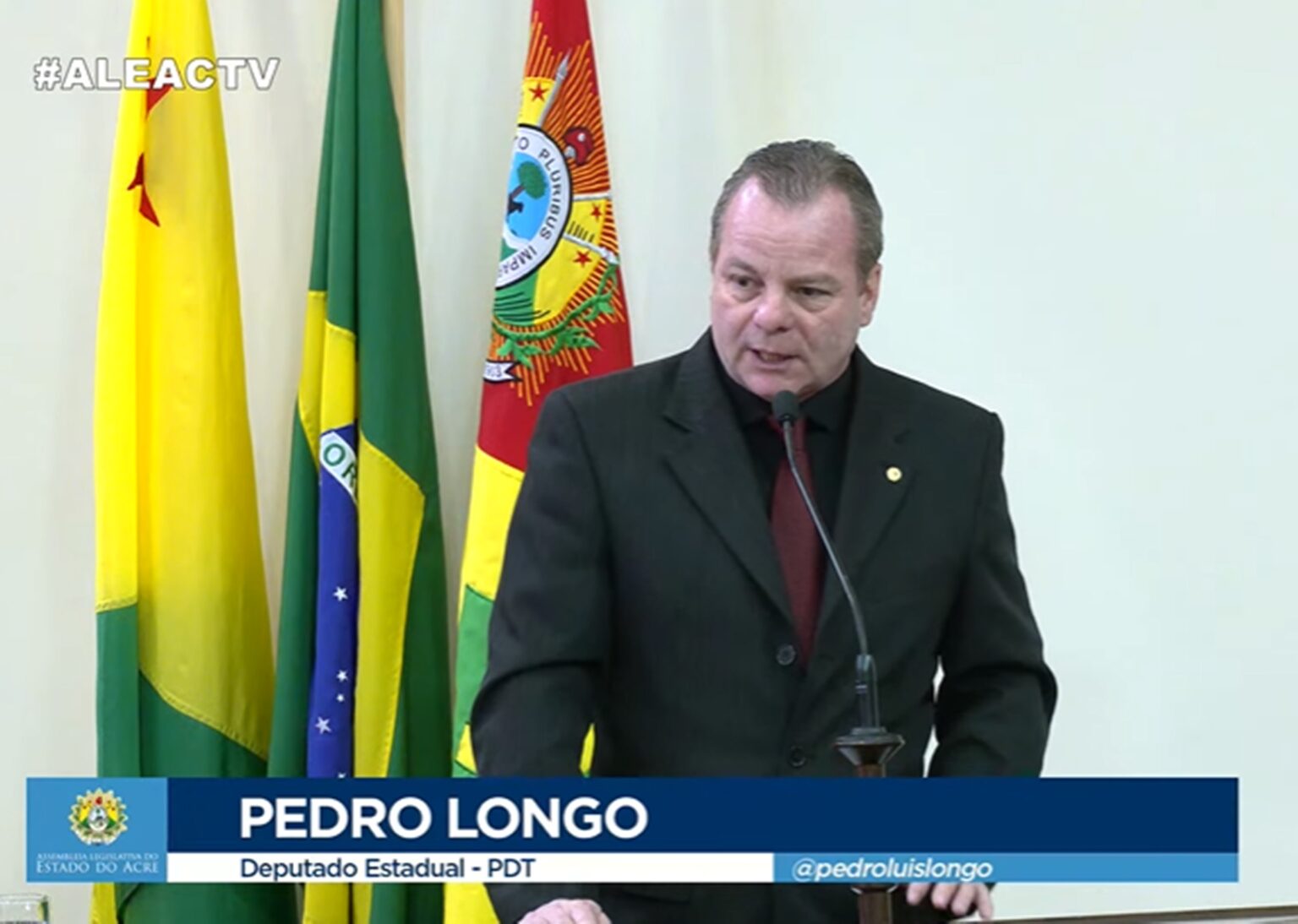 Longo parabeniza Gladson por restabelecer secretarias que cuidam das mulheres, jovens e do turismo