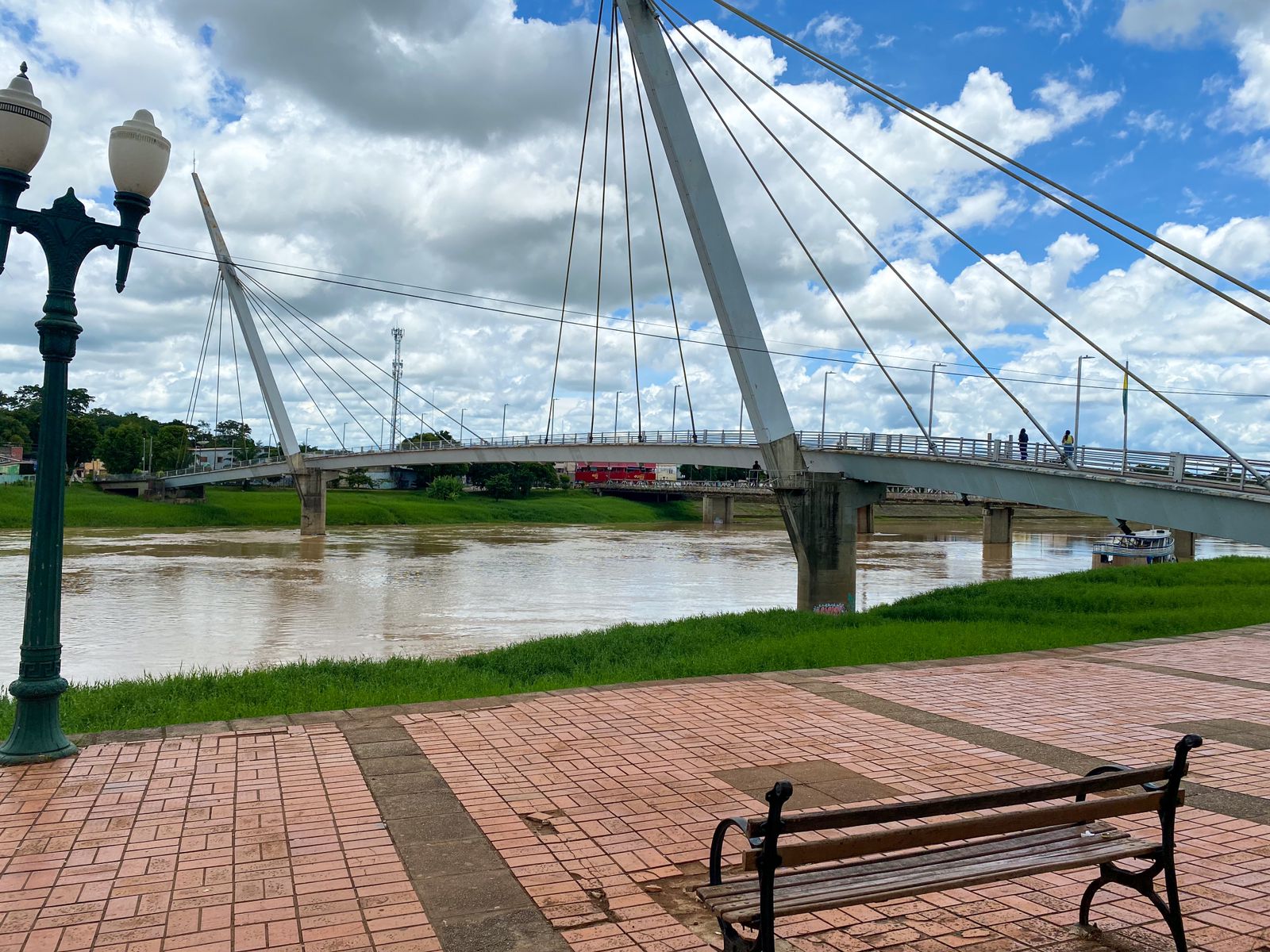 Sol e nuvens: confira a previsão para a terça-feira de carnaval em todo o Acre