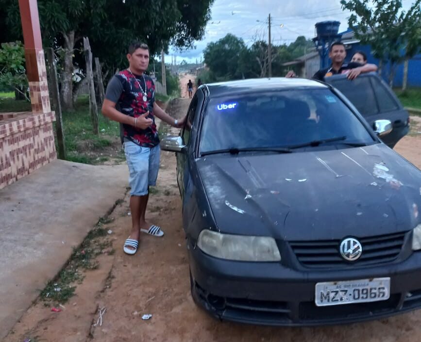 Com sinal de internet difícil, cidade no Acre mantém serviço de motorista por aplicativo próprio