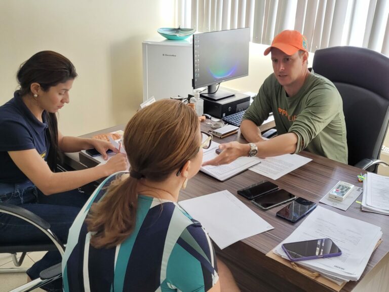 Estado implementa central de atendimento telefônico para atender população atingida pelas enchentes