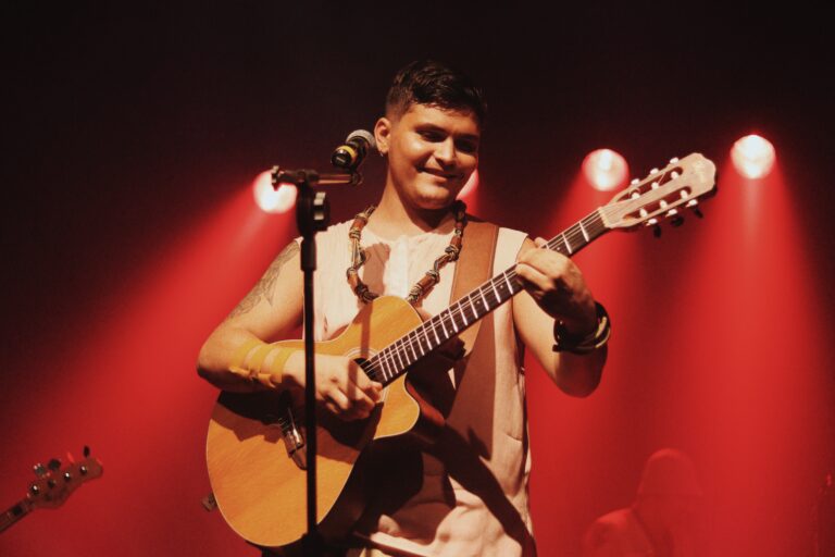 Emoção e show lotado: cantor Pedro Lucas lança novo disco em Rio Branco; FOTOS EXCLUSIVAS