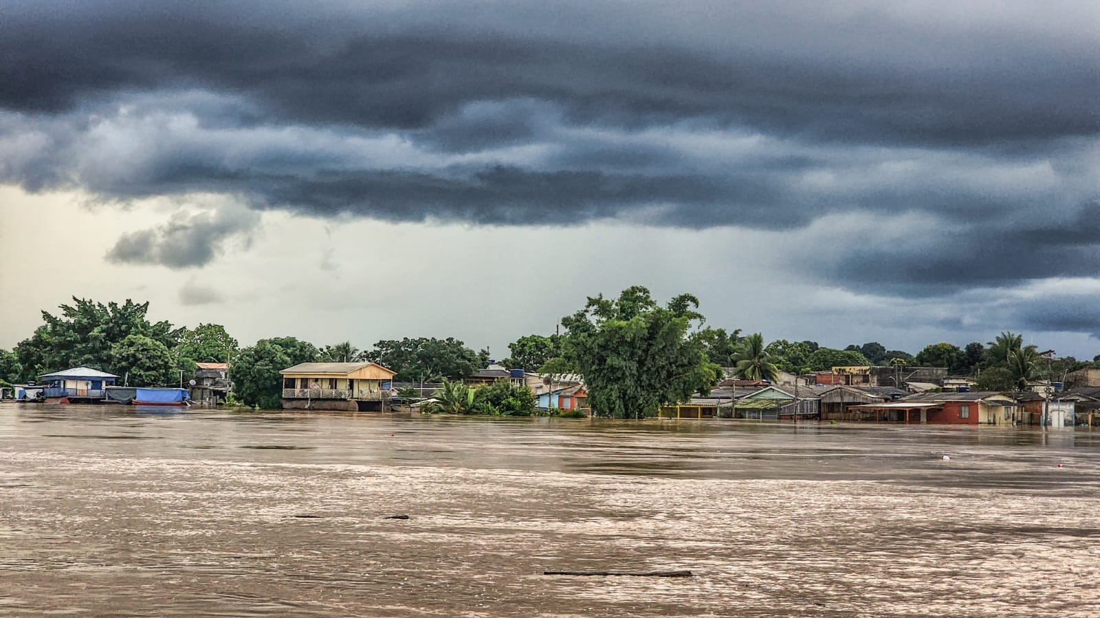 No Acre, previsão é de mais chuva neste sábado; veja situação por município