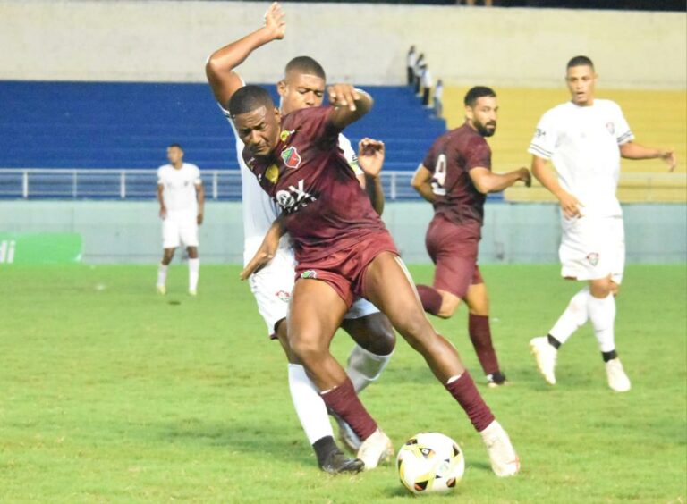 Humaitá enfrenta o Plácido de Castro é quer se aproximar da vaga