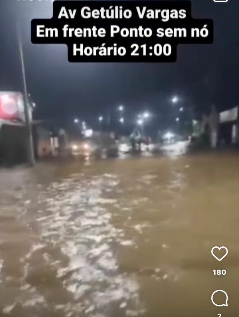 Getúlio Vargas é tomada por águas do Igarapé São Francisco e alaga lojas; veja o vídeo