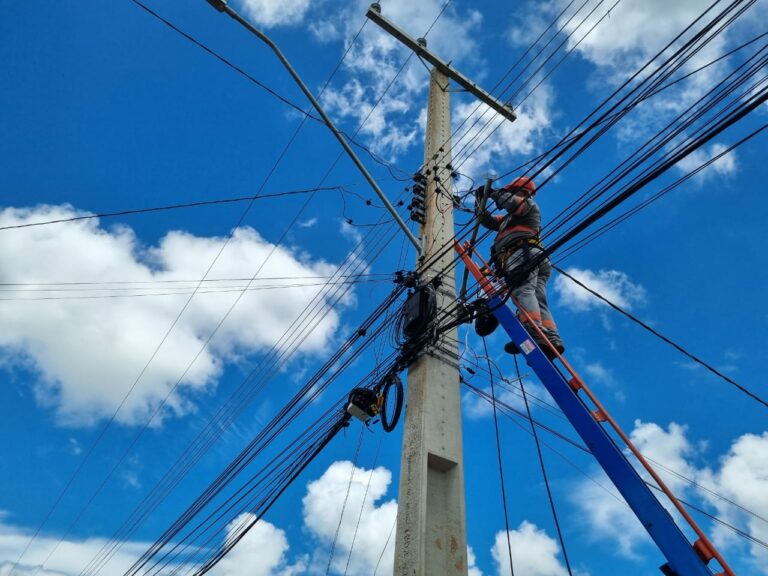Programa Cidade Iluminada chega na regional Vila Acre
