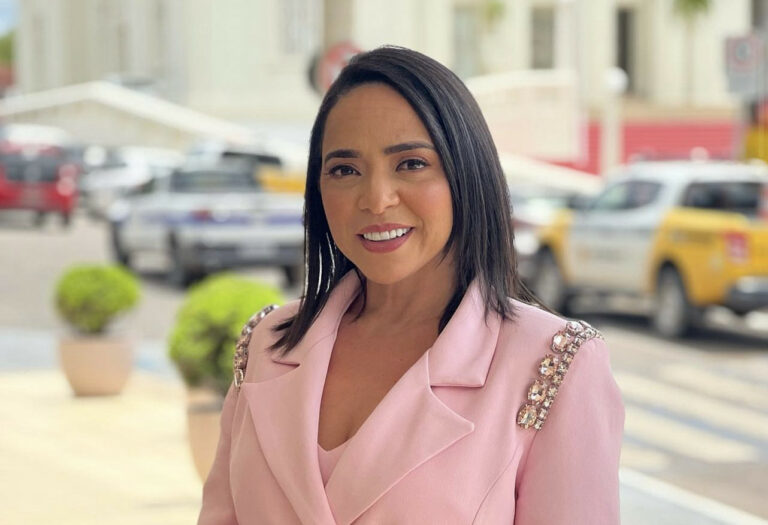 Empresária acreana Joelma Severo faz homenagens as mulheres destaques na Aleac; veja na coluna da Kelly