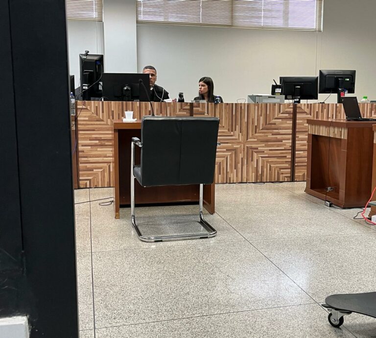 “Eu escrevi um diário sobre as brigas dos dois”, diz mãe de homem acusado de matar ex-companheira