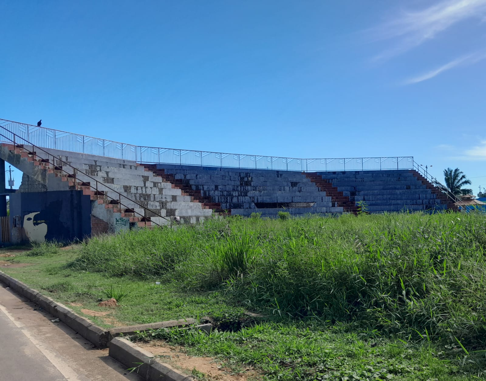 “Elefante branco”: Concha Acústica de Sena, que custou R$ 700 mil, está abandonada há anos