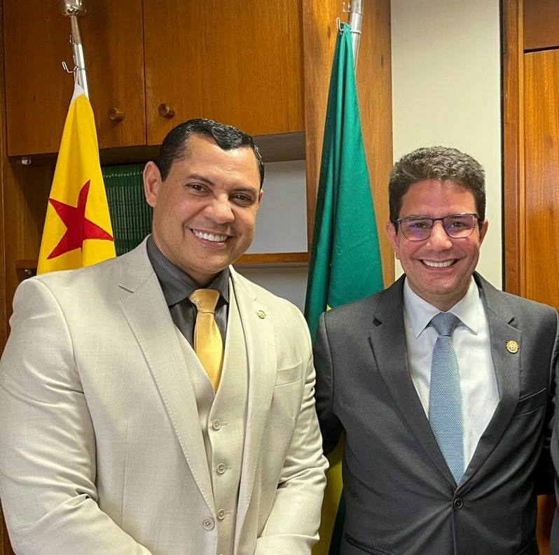 Governador Gladson Cameli visita gabinete do deputado coronel Ulysses