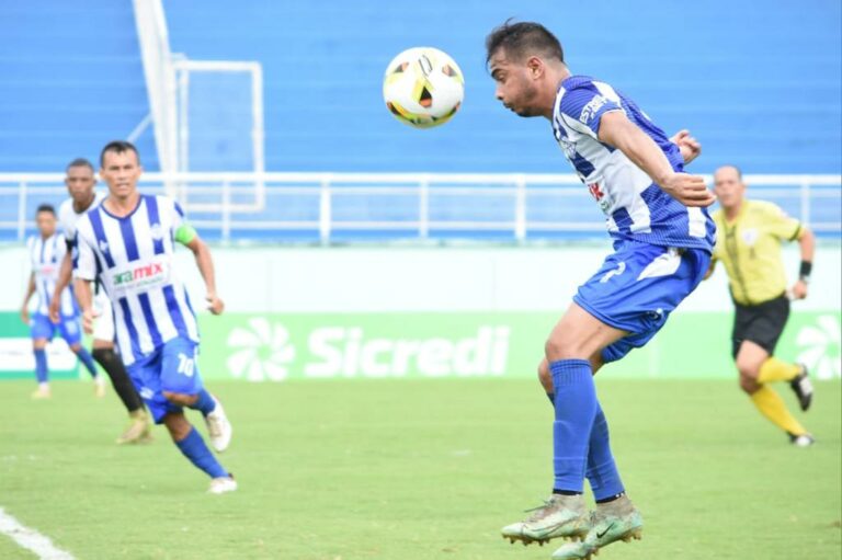 Juninho faz a diferença e Atlético goleia o Vasco na estreia do Estadual