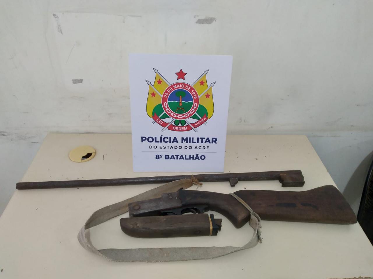 Homem que andava com arma pelas ruas de Sena é preso pela polícia