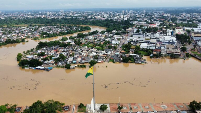 Conheça alguns pontos de recebimento de doações e como ajudar as vítimas das enchentes 